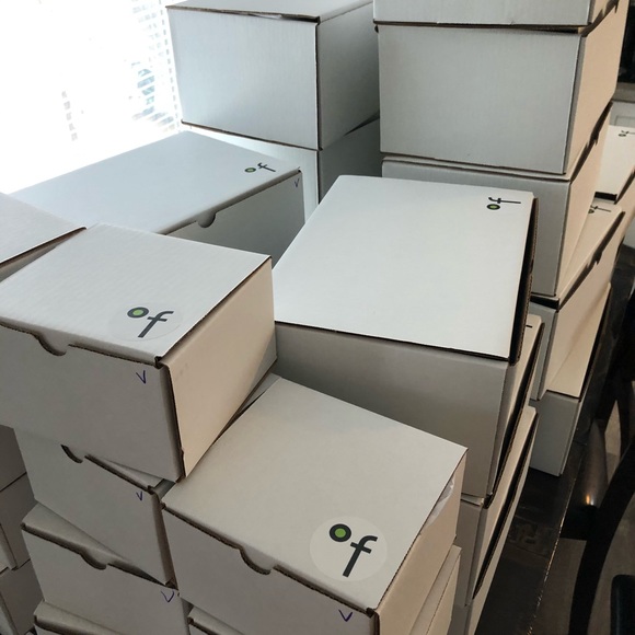 Fundraiser boxes with high end hair care - Picture 3 of 4